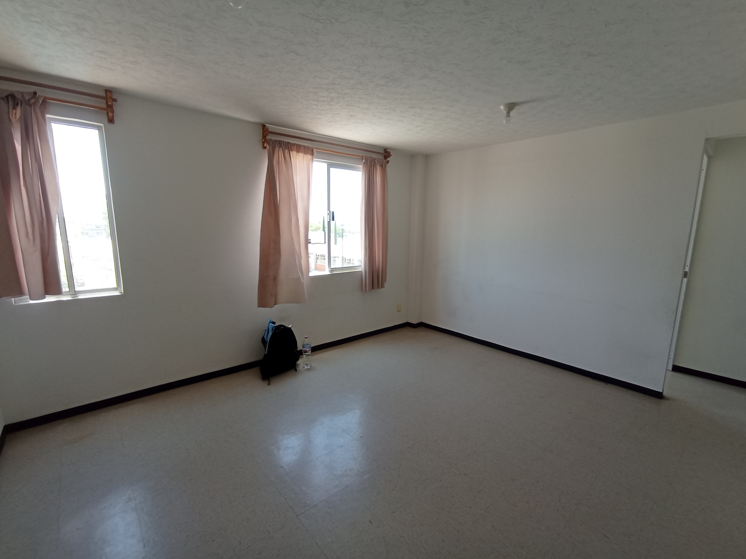 Departamento en venta-Condominio Jardín Bahaí, Manzana 3, Lote 1, Edificio 2, Vivienda 301, Fraccionamiento Jardines de Santa Inés, C.P. 55796, Nextlalpan, EdoMex.